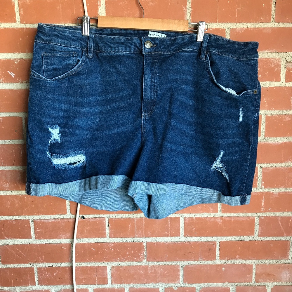 Ava & Viv distressed jean short size 24W